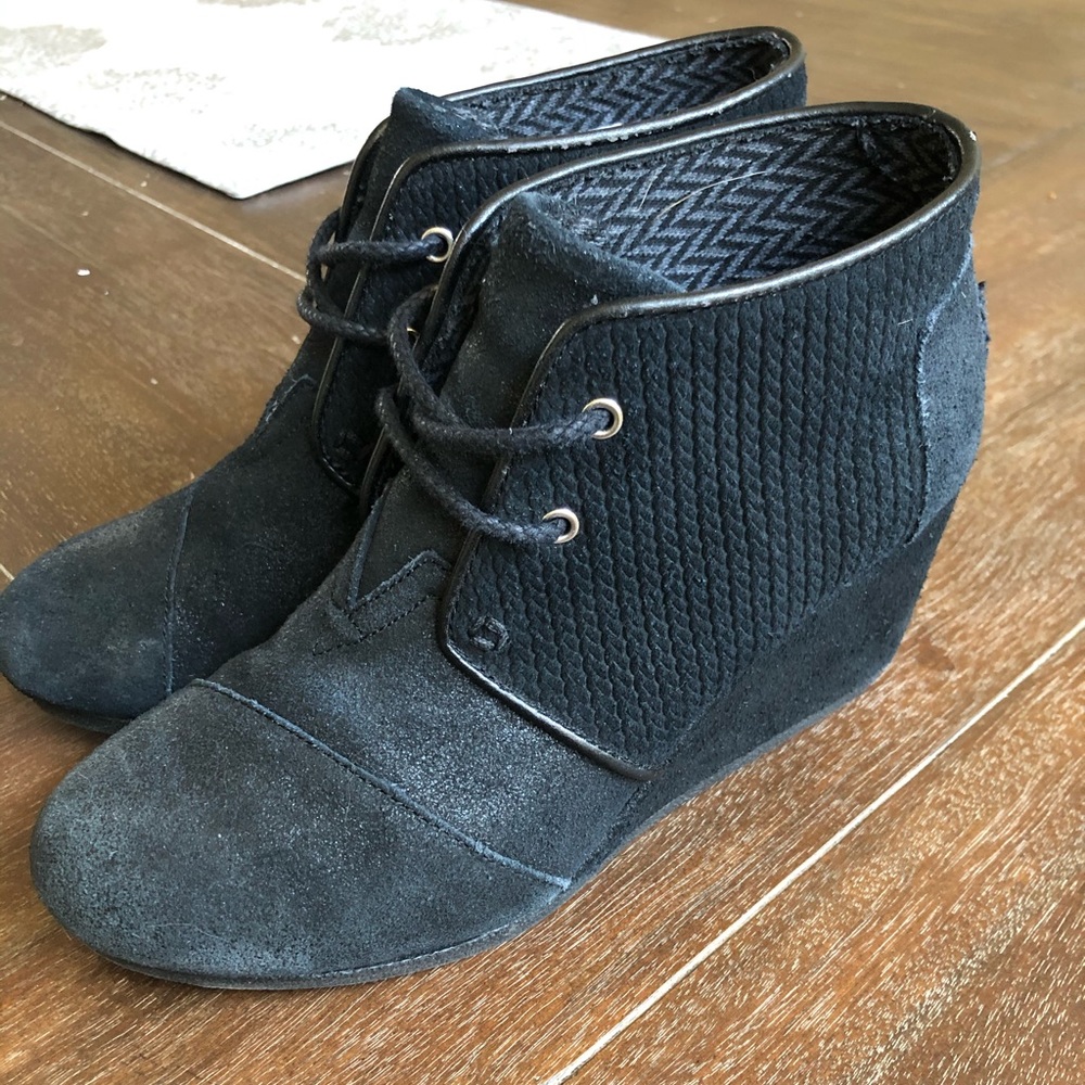 TOMS wedges